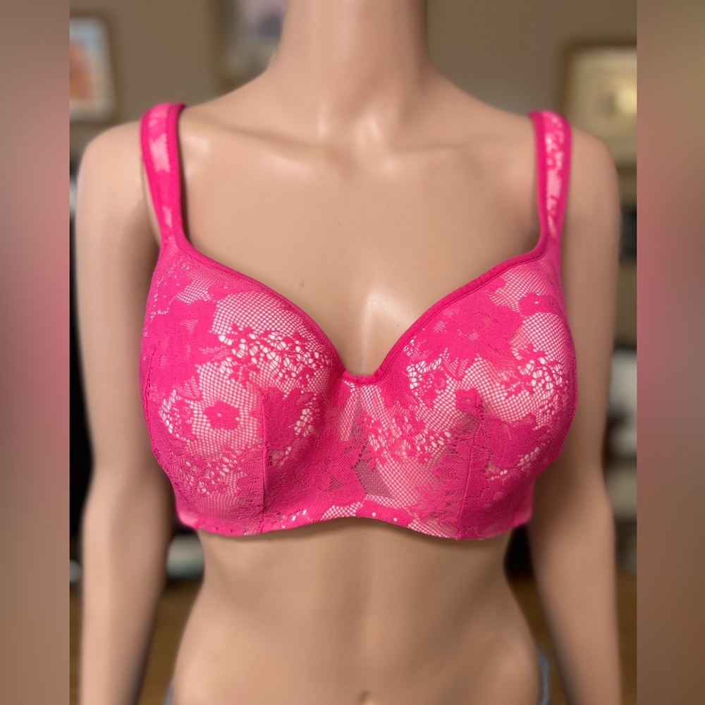 Cacique Bra size 38DD- Hot Pink